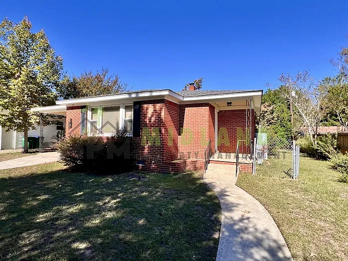 3 bed, 1.0 bath, 1115 sqft, $1,600 — Photo 2