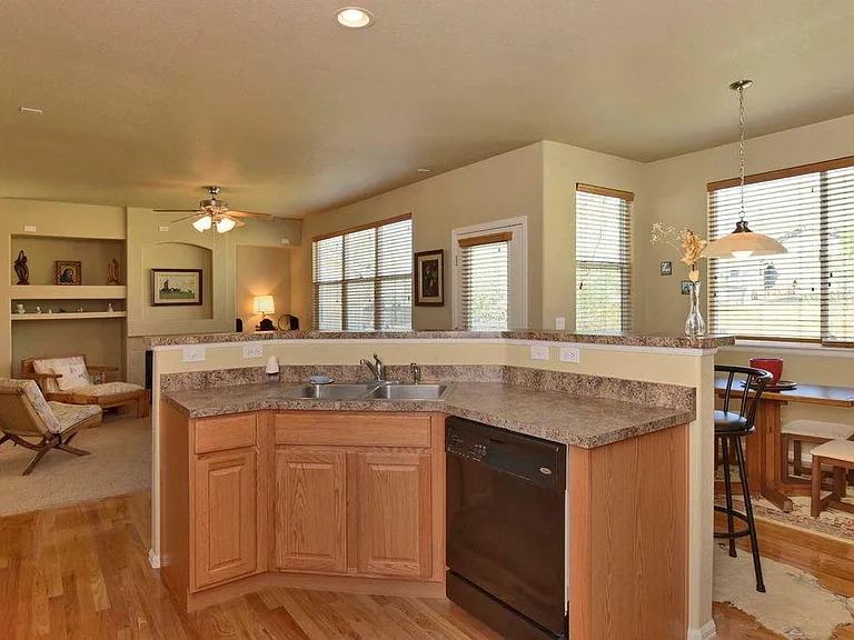 11711 Kearney Way — Photo 5