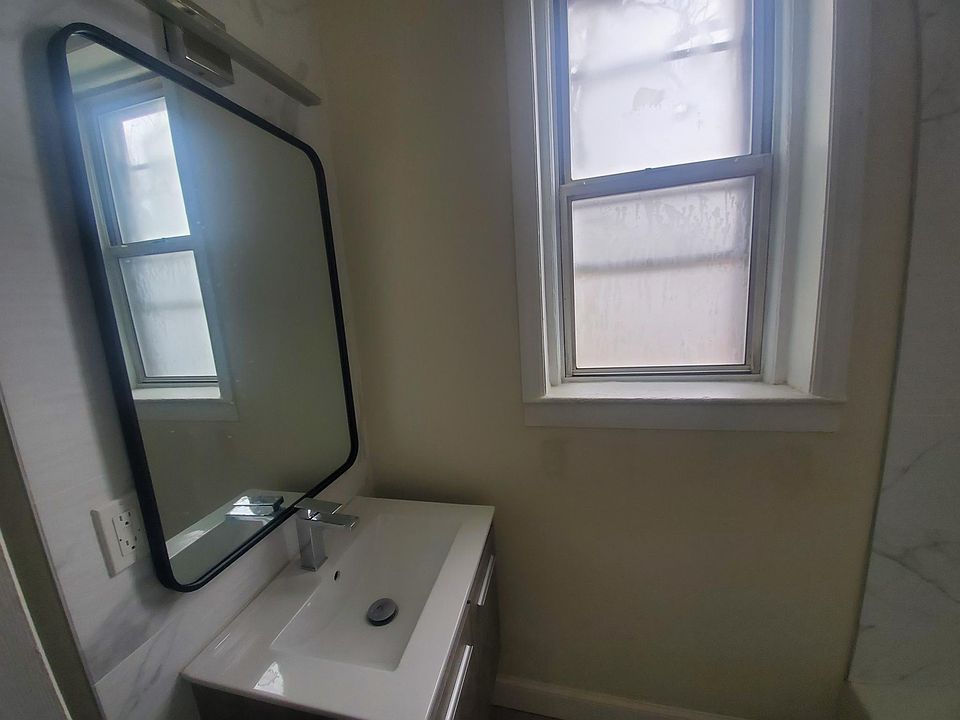 1st image of 307 William St #B1