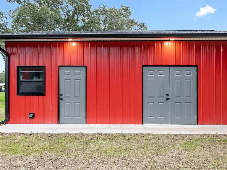 2 Count Fleet Dr — Photo 30