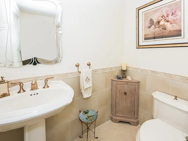62 Evergreen Ave — Photo 11