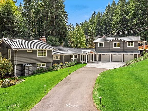 Minutes to Microsoft, Google and all Bellevue has to offer. a short drive from sought after Lake Washington schools.