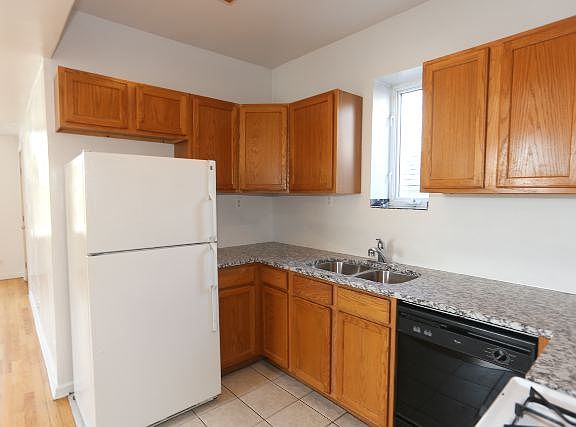 4th image of 1401 N Bosworth Ave #2C