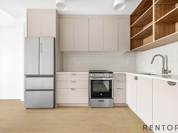 4th image of 210 Greenpoint Ave #4B