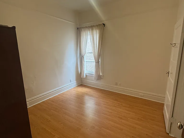 411 Brown St — Photo 5
