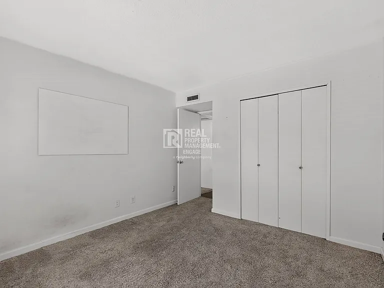4548 Newcombe Dr — Photo 35