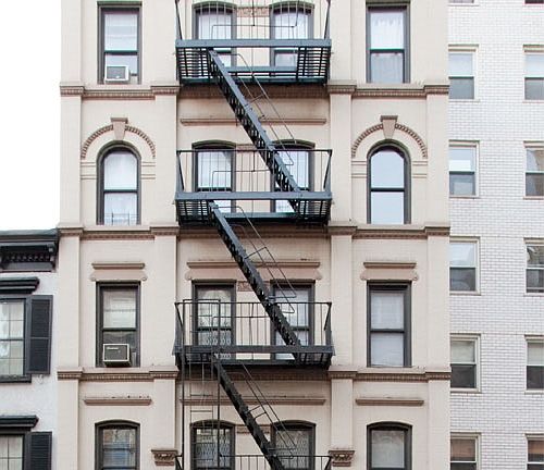 5th image of 218 E 81st St APT 3B