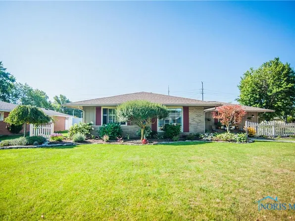 221 Catalina Dr, Defiance, OH 43512