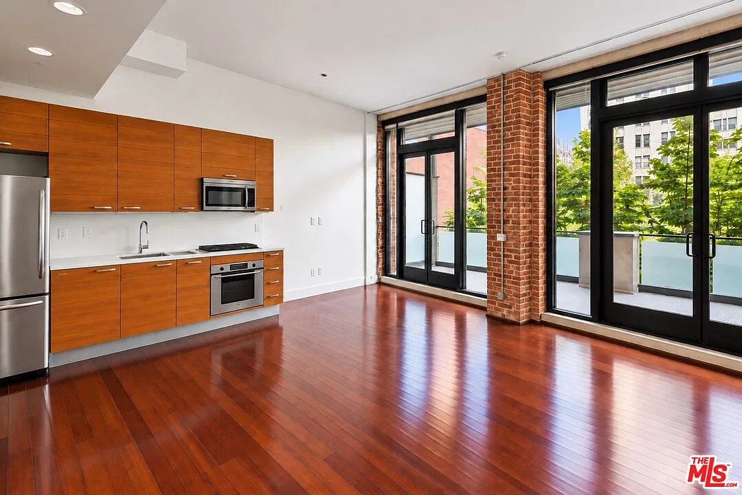 Studio, 1.0 bath, 450 sqft, $2,300 — Photo 1
