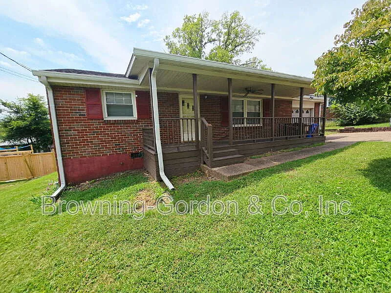 3 bed, 2.0 bath, 1500 sqft, $1,900 — Photo 1