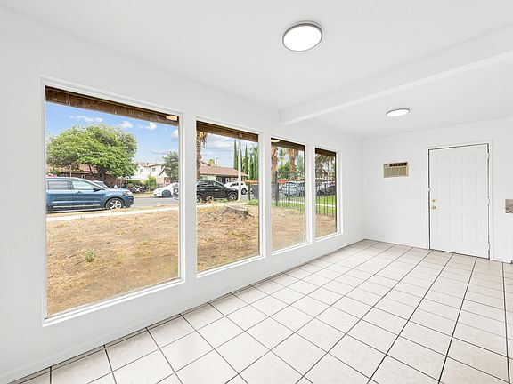 4th image of 1017 Oxford Dr APT A