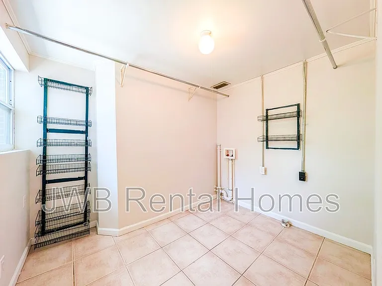 1166 Hamilton St — Photo 11