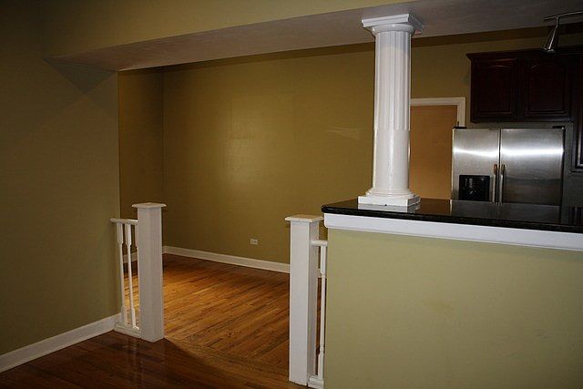 1st image of 4720 S King Dr Unit 2W