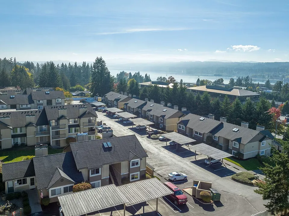 Crestwood Apartments