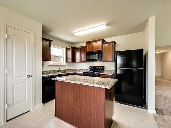 3rd image of 1595 Twin Hills Way