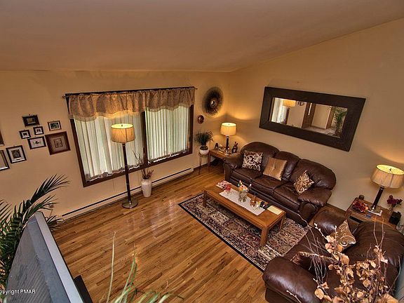 3rd image of 1045 Lake Of The Pines Blvd N