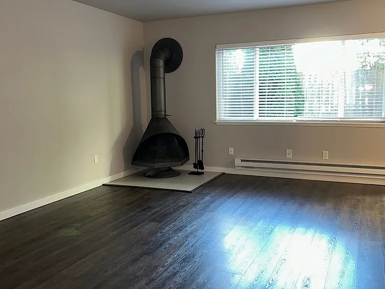 5900 SW Admiral Way — Photo 4