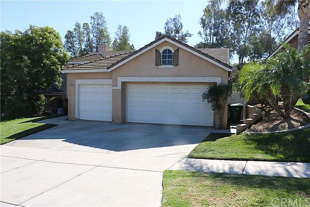 2nd image of 1950 Aztec Ln
