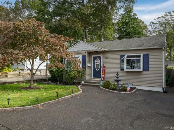 223 N 4th Street, Ronkonkoma, NY 11779