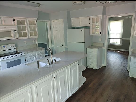 2nd image of 4916 Brookeway Dr