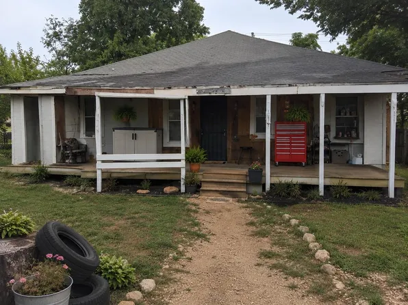 1910 Saint Louis St, Gatesville, TX 76528