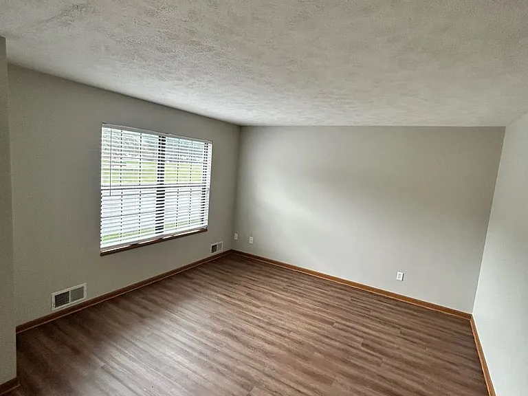 7999 Green Meadow Ct — Photo 7