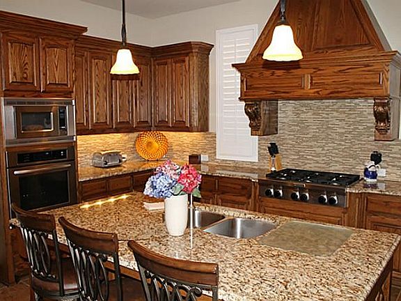 3rd image of 2101 Magic Mantle Dr