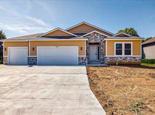 5013 NW Derby Dr, Topeka, KS 66618