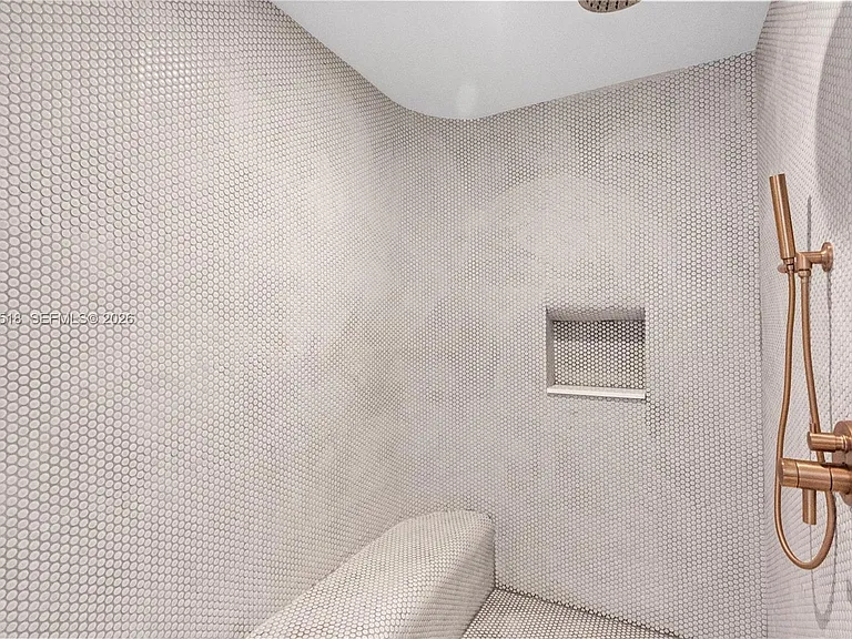 2678 Tigertail Ave — Photo 13