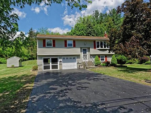 3rd image of 7 Belanger Ave