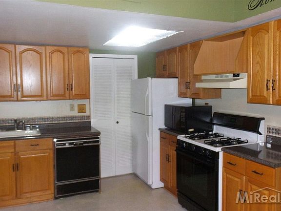 4th image of 14173 Jackson St #88
