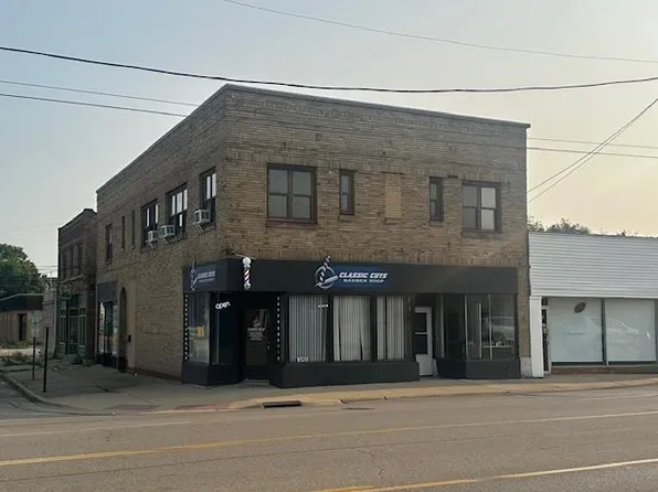 1002 E State St, Rockford, IL 61107