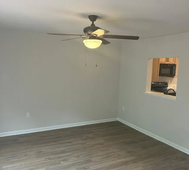 501 Georgetowne Ct — Photo 5