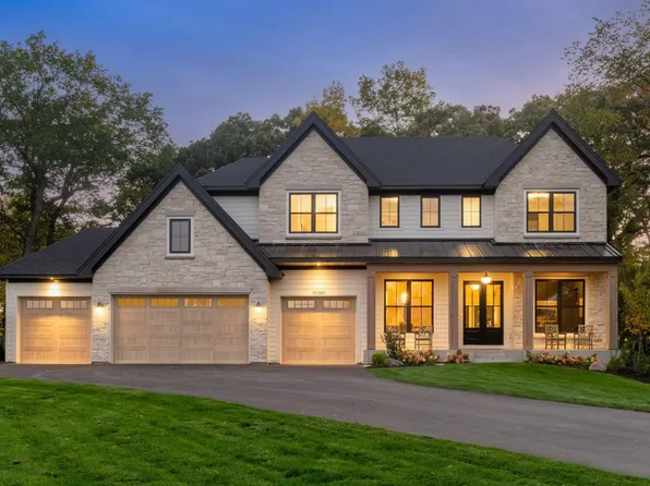 10380 Mallard Dr, Chaska, MN 55318