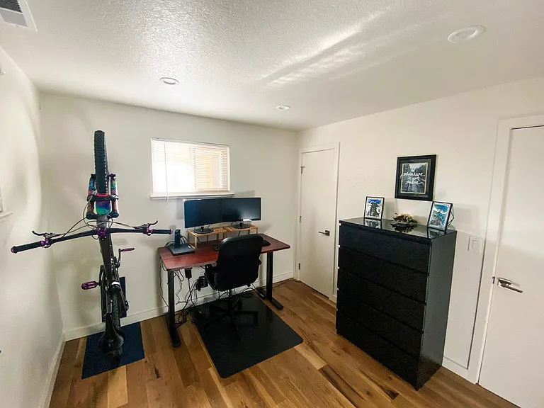 1534 Wolff St — Photo 18