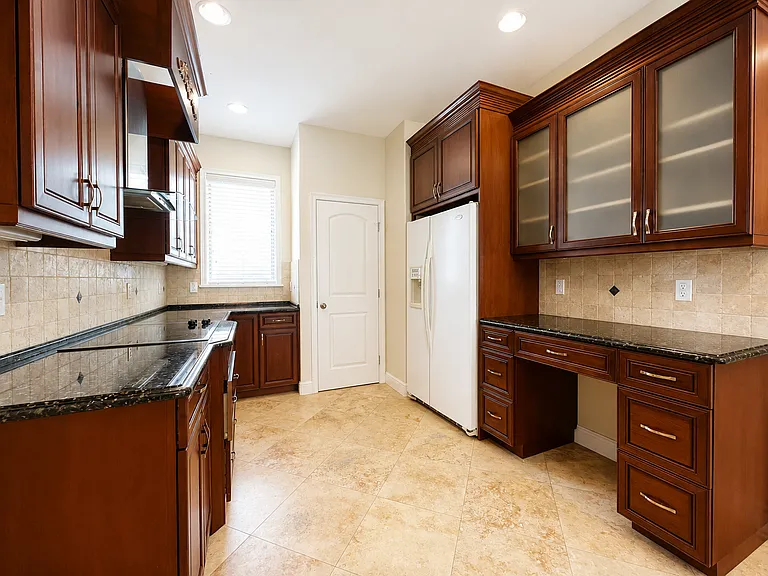 1409 Michigan Ave — Photo 4