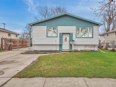 41 John Brian Ln, Buffalo, NY, 14227