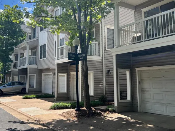 12864 Fair Briar Ln, Fairfax, VA 22033
