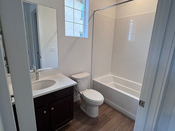 5th image of 3272 Deer Oak St