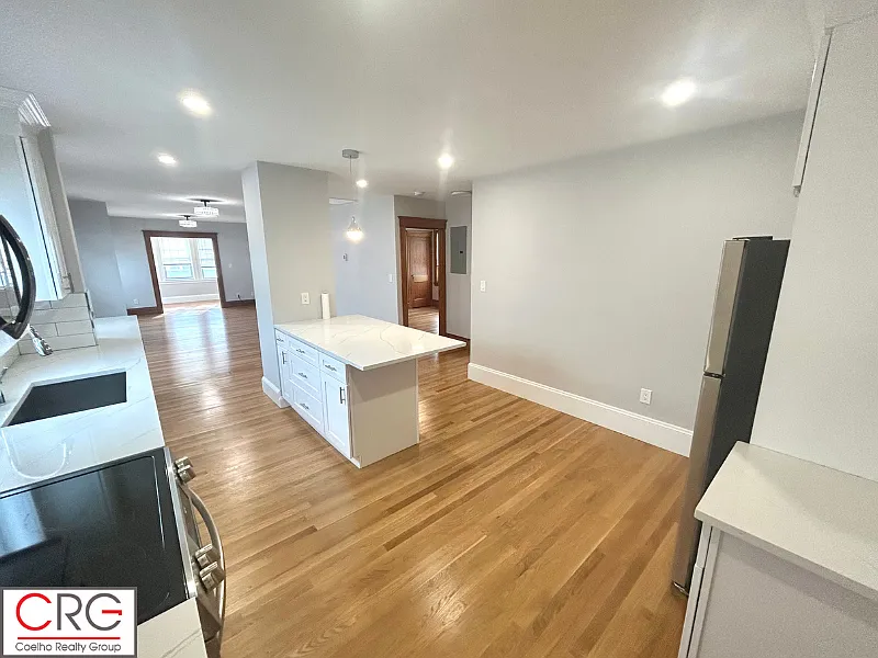 2 bed, 1100 sqft, $3,500 — Photo 2