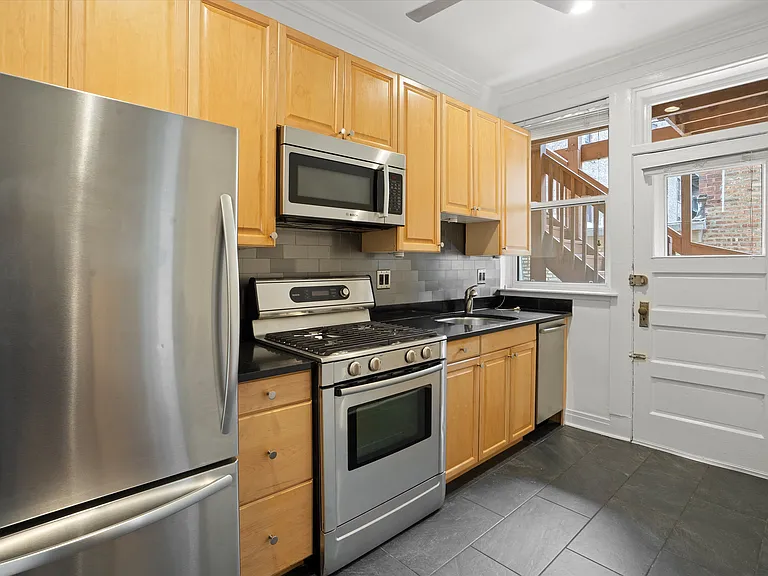 733 W Bittersweet Pl #1E — Photo 6