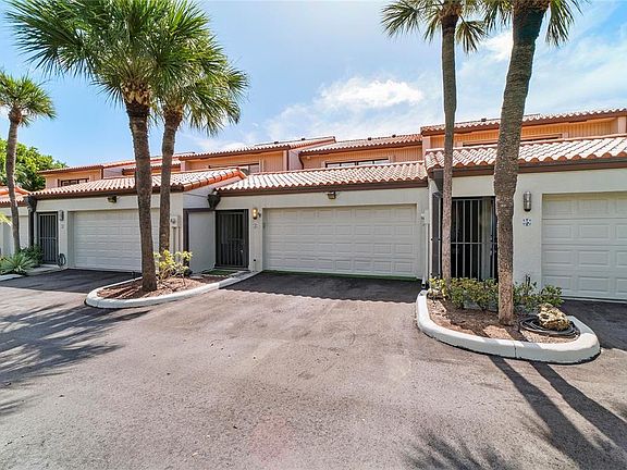 2nd image of 3908 S Ocean Blvd #TH4