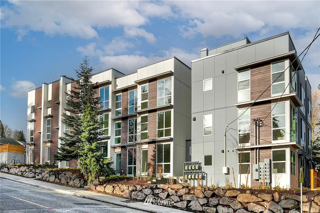 2 bed, 1012 sqft, $3,290 — Photo 1