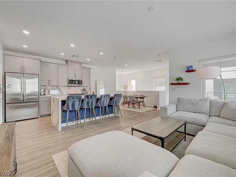 600 N Carriage Hill Dr #2084 — Photo 3