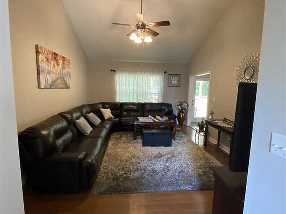 5th image of 727 Sagittarius Ave