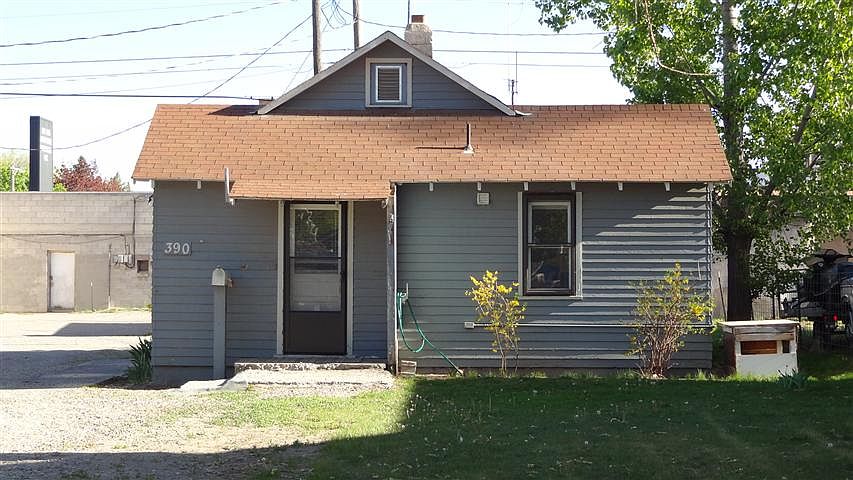 1st image of 390 Lomax St