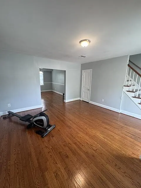 3 bed, 1.0 bath, 1500 sqft, $1,795 — Photo 3