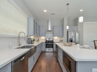 323 Yale Oaks Ln, Houston, TX 77091