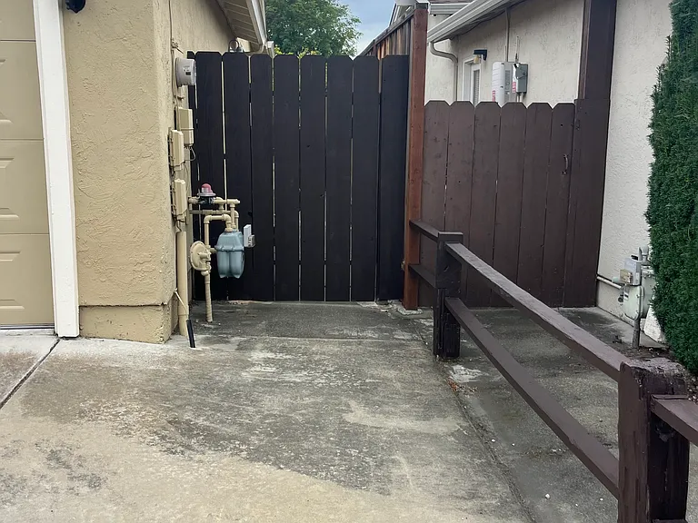 2226 Cactus St — Photo 27
