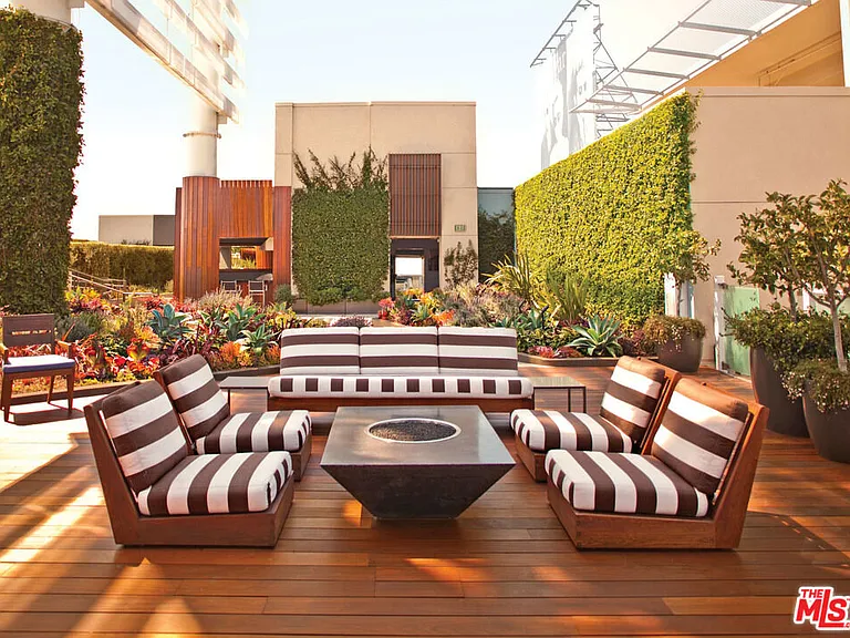 6250 Hollywood Blvd #10N — Photo 35